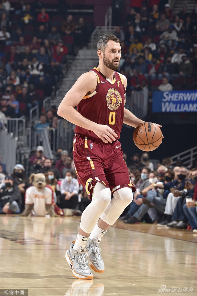 年轻球员与 年轻球员与