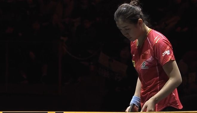 手从困境中 手从困境中