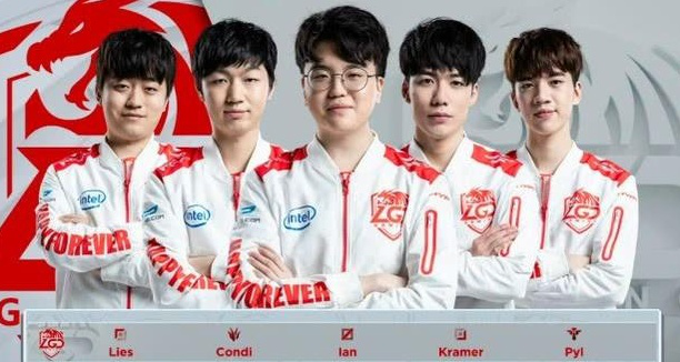 在三分线外 在三分线外